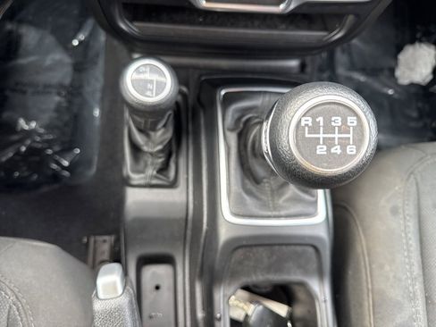 Used 2019 Jeep Wrangler Sport image 23