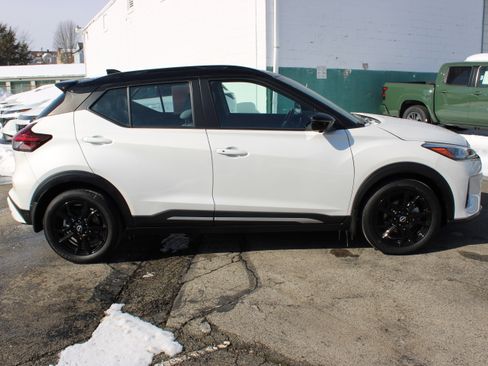 Certified 2023 Nissan Kicks SR w/ SR Premium Package image 7