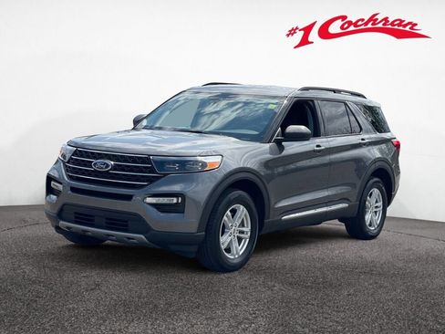 Used 2024 Ford Explorer XLT w/ Equipment Group 202A AWD/4WD image 36