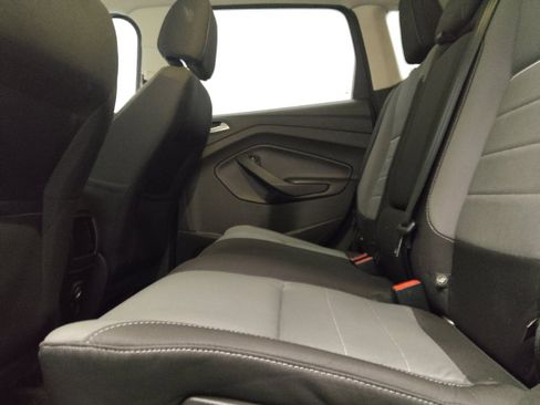 Used 2015 Ford Escape SE FWD image 18