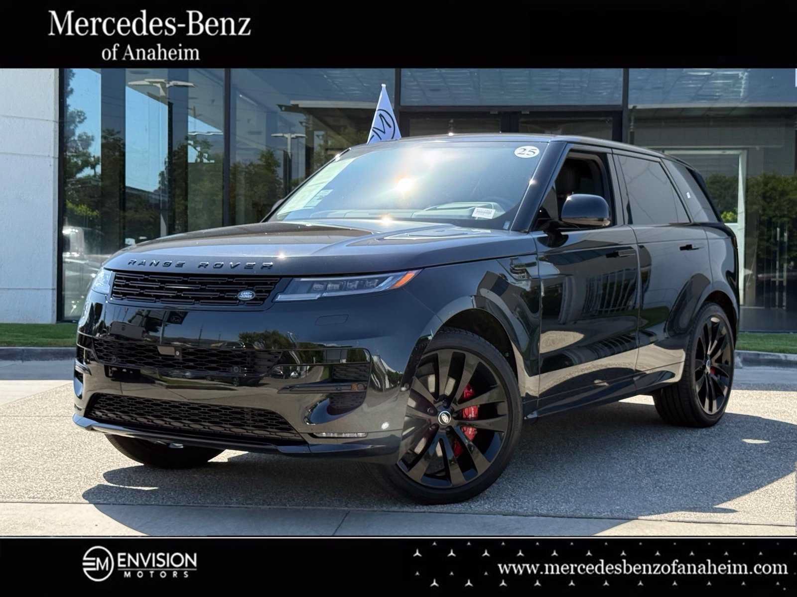 Used 2025 Land Rover Range Rover Sport Dynamic SE AWD/4WD image 1