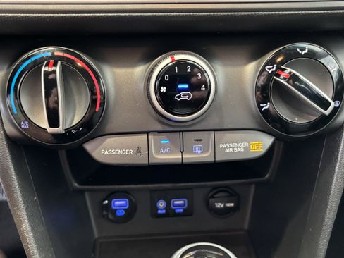 Used 2020 Hyundai Kona SE FWD image 14