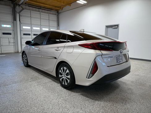 Used 2021 Toyota Prius Prime Limited image 2
