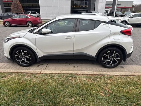 Used 2021 Toyota C-HR XLE image 6