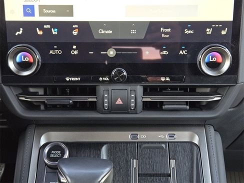 Used 2024 Lexus GX 550 w/ Cold Area Package image 19