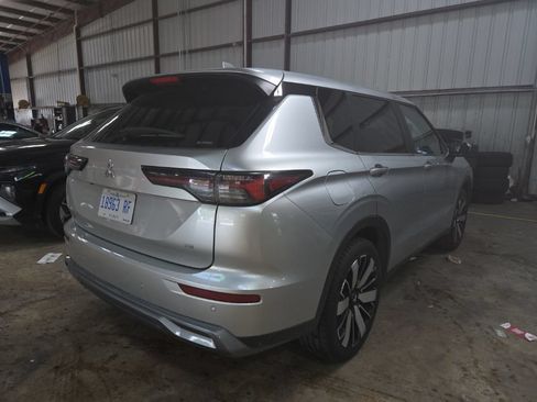 Used 2025 Mitsubishi Outlander SE AWD/4WD image 9