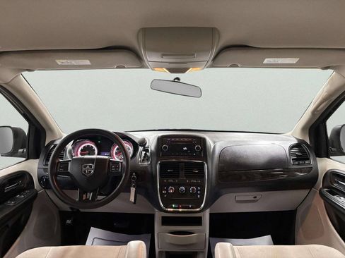 Used 2016 Dodge Grand Caravan American Value Package FWD image 21