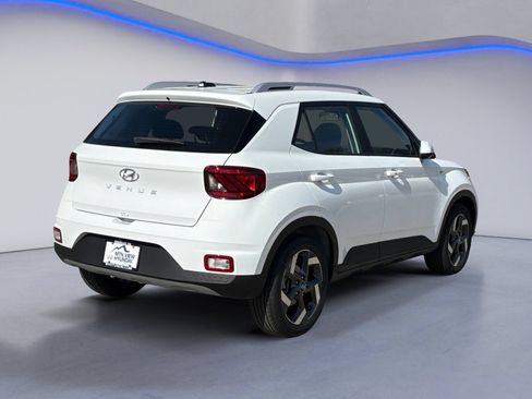 New 2026 Hyundai Venue SEL FWD image 5