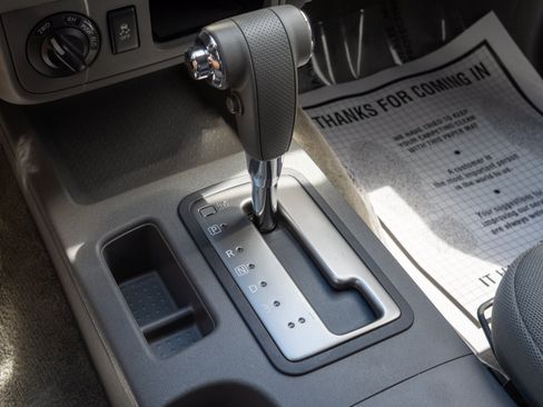Used 2016 Nissan Frontier SV AWD/4WD image 22