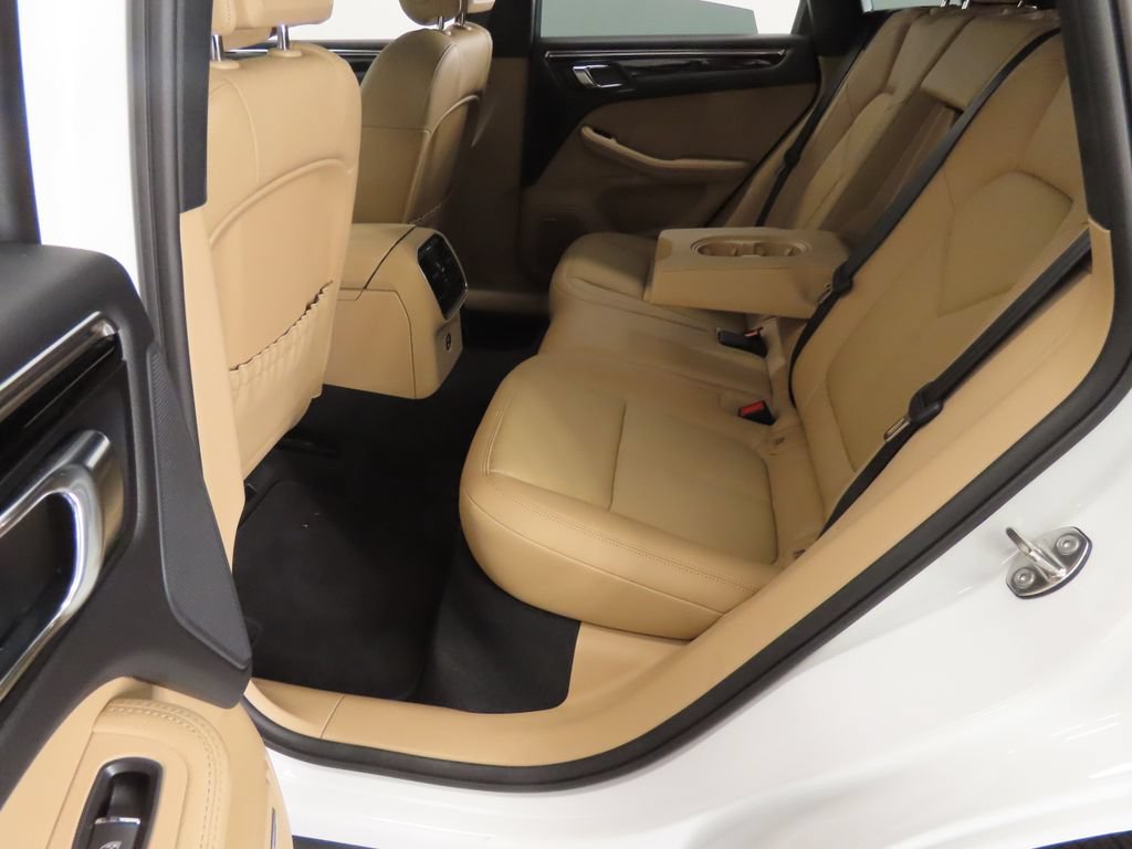 Certified 2026 Porsche Macan AWD/4WD image 44