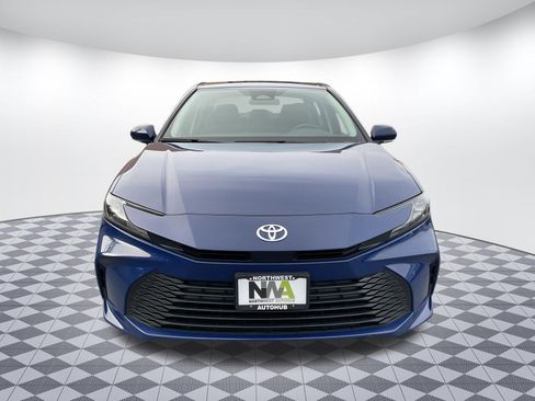 Used 2025 Toyota Camry LE image 5