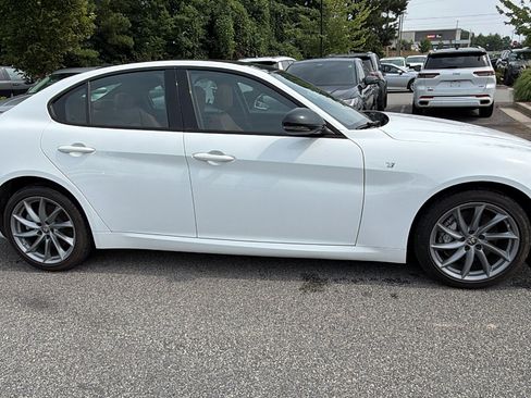 Used 2024 Alfa Romeo Giulia Ti w/ Active Assist Plus Package AWD/4WD image 7