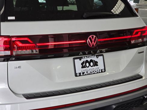 New 2026 Volkswagen Atlas Peak Edition AWD/4WD image 12