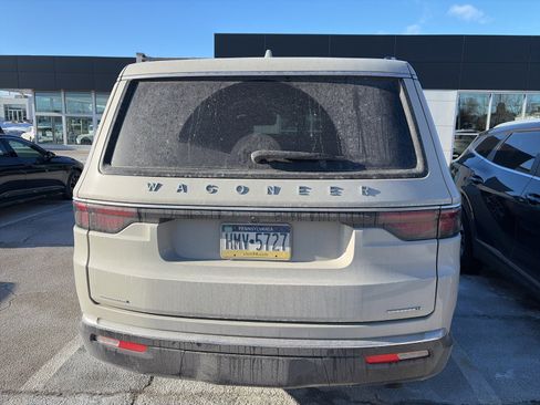 Used 2022 Jeep Wagoneer Series II w/ Premium Group I image 4