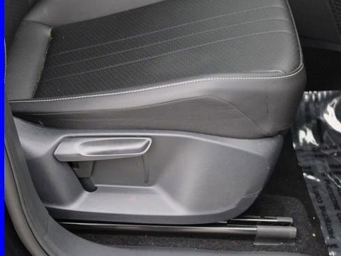 Certified 2023 Volkswagen Tiguan SE image 18