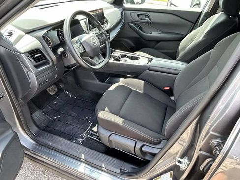 Used 2025 Nissan Rogue S FWD image 11
