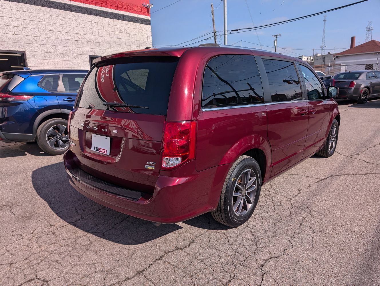 Used 2017 Dodge Grand Caravan SXT FWD image 6