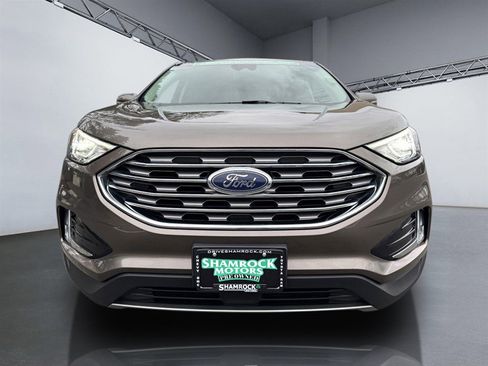 Used 2019 Ford Edge Titanium w/ Cold Weather Package image 9