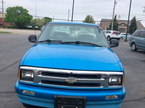 Used 1994 Chevrolet S10 Pickup 2WD Regular Cab image 2