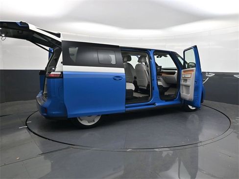 Used 2025 Volkswagen ID. Buzz 1st Edition image 38