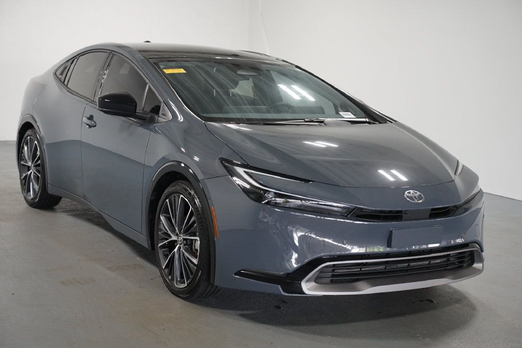 Used 2024 Toyota Prius Limited w/ Limited Premium Package FWD image 3