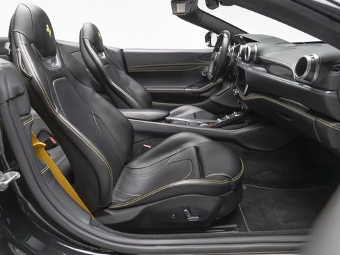 Used 2019 Ferrari Portofino Base image 51