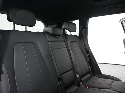 Used 2025 Mercedes-Benz GLB 250 image 21