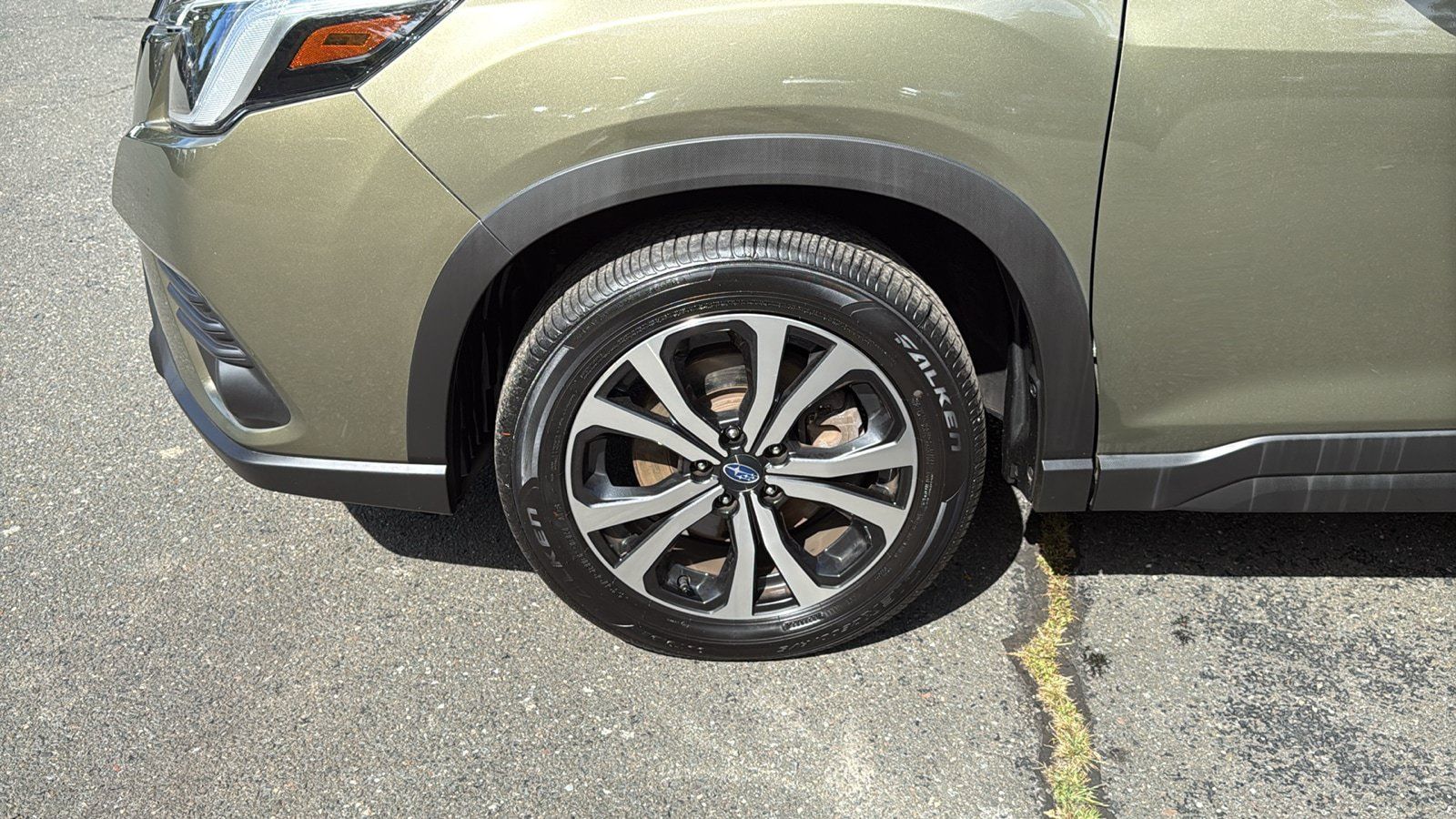 Certified 2023 Subaru Forester Limited AWD/4WD image 10