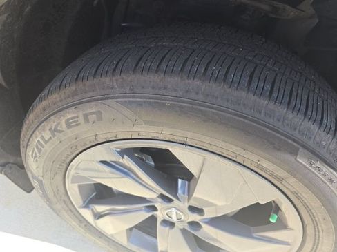 Used 2026 Nissan Rogue SV FWD image 5