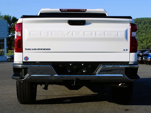 Used 2024 Chevrolet Silverado 1500 LT AWD/4WD image 9