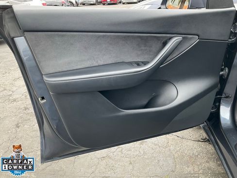 Used 2022 Tesla Model Y Performance AWD/4WD image 22
