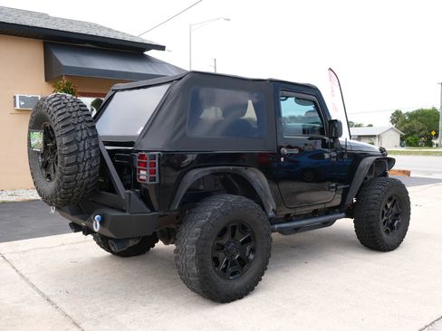 Used 2017 Jeep Wrangler Sport AWD/4WD image 5