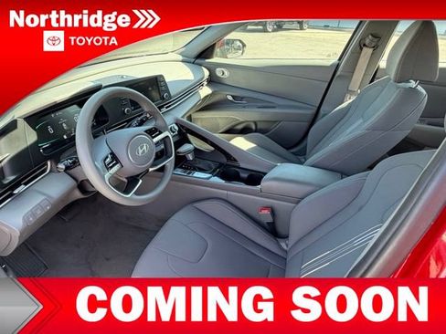 Used 2025 Hyundai Elantra Hybrid FWD image 5