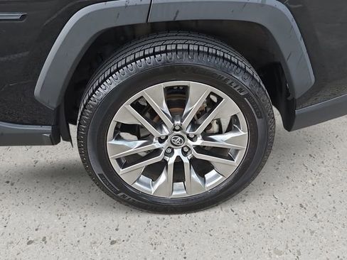Used 2020 Toyota RAV4 Limited FWD image 35