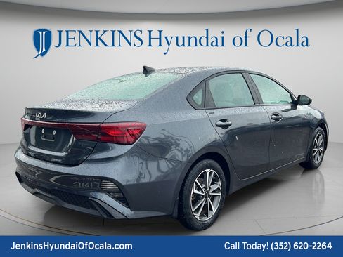 Used 2023 Kia Forte LXS FWD image 3