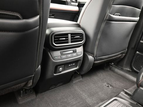 Used 2025 Honda Pilot TrailSport image 38