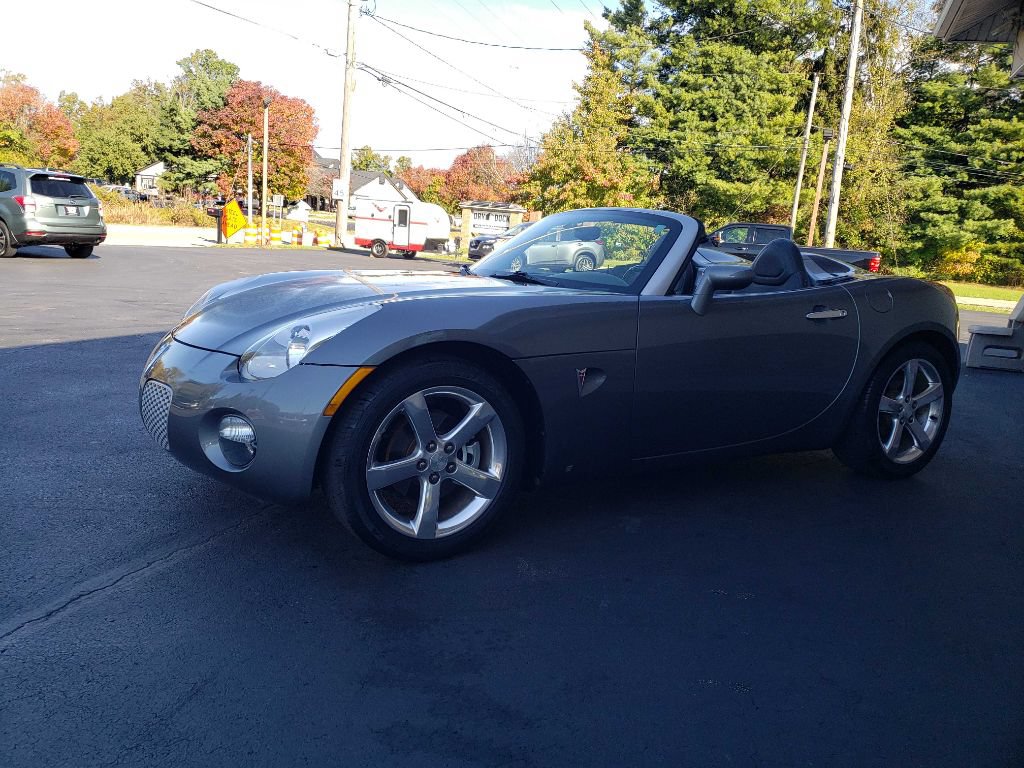 Used 2006 Pontiac Solstice Convertible w/ Premium Package RWD image 11