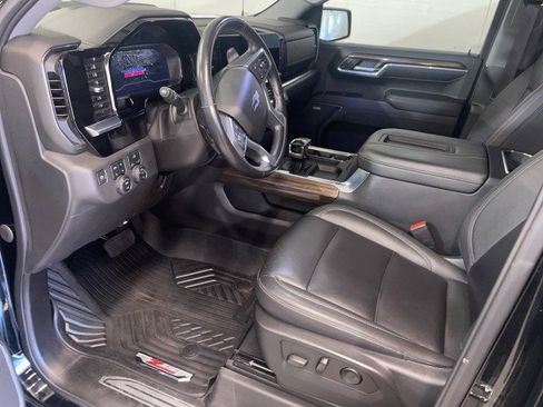 Used 2022 Chevrolet Silverado 1500 LT Trail Boss w/ Convenience Package II image 12