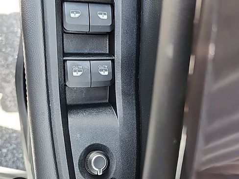 Certified 2023 Jeep Grand Cherokee Laredo image 22