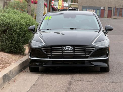 Used 2021 Hyundai Sonata SE FWD image 2