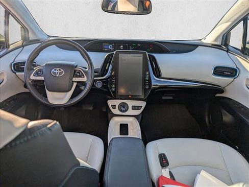Used 2017 Toyota Prius Prime Advanced image 17