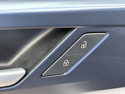 Used 2024 Volkswagen Taos SE w/ Panoramic Sunroof Package AWD/4WD image 23