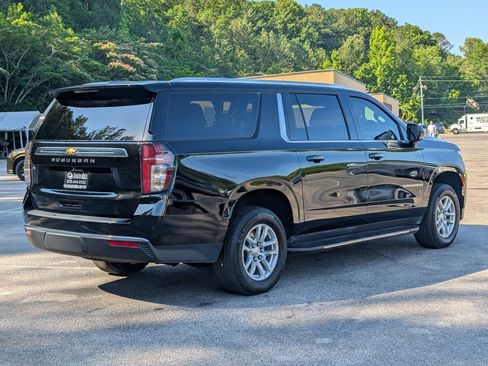 Used 2024 Chevrolet Suburban LS RWD image 9