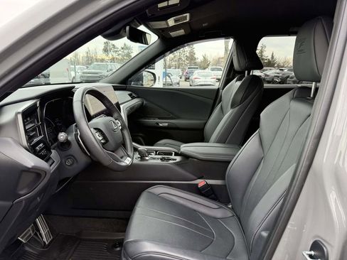 Used 2024 Lexus TX 500h F SPORT Premium w/ Tech and Co image 12