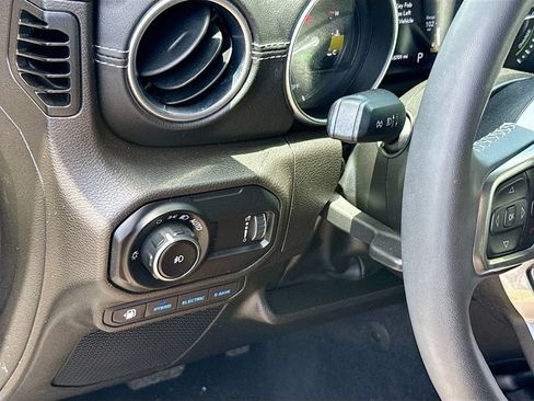 Used 2023 Jeep Wrangler Unlimited Sahara w/ Cold Weather Group AWD/4WD image 11