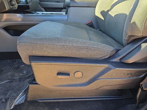 Used 2024 Ford F250 XLT w/ FX4 Off-Road Package image 24