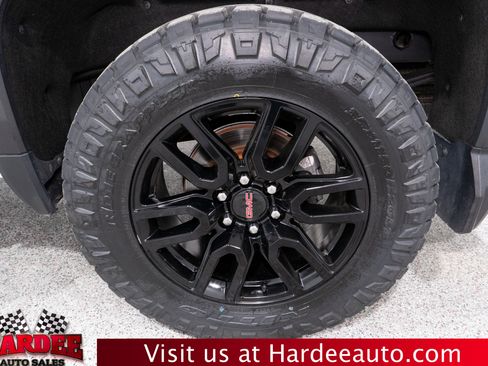 Used 2024 GMC Sierra 1500 AT4 w/ Technology Package image 10