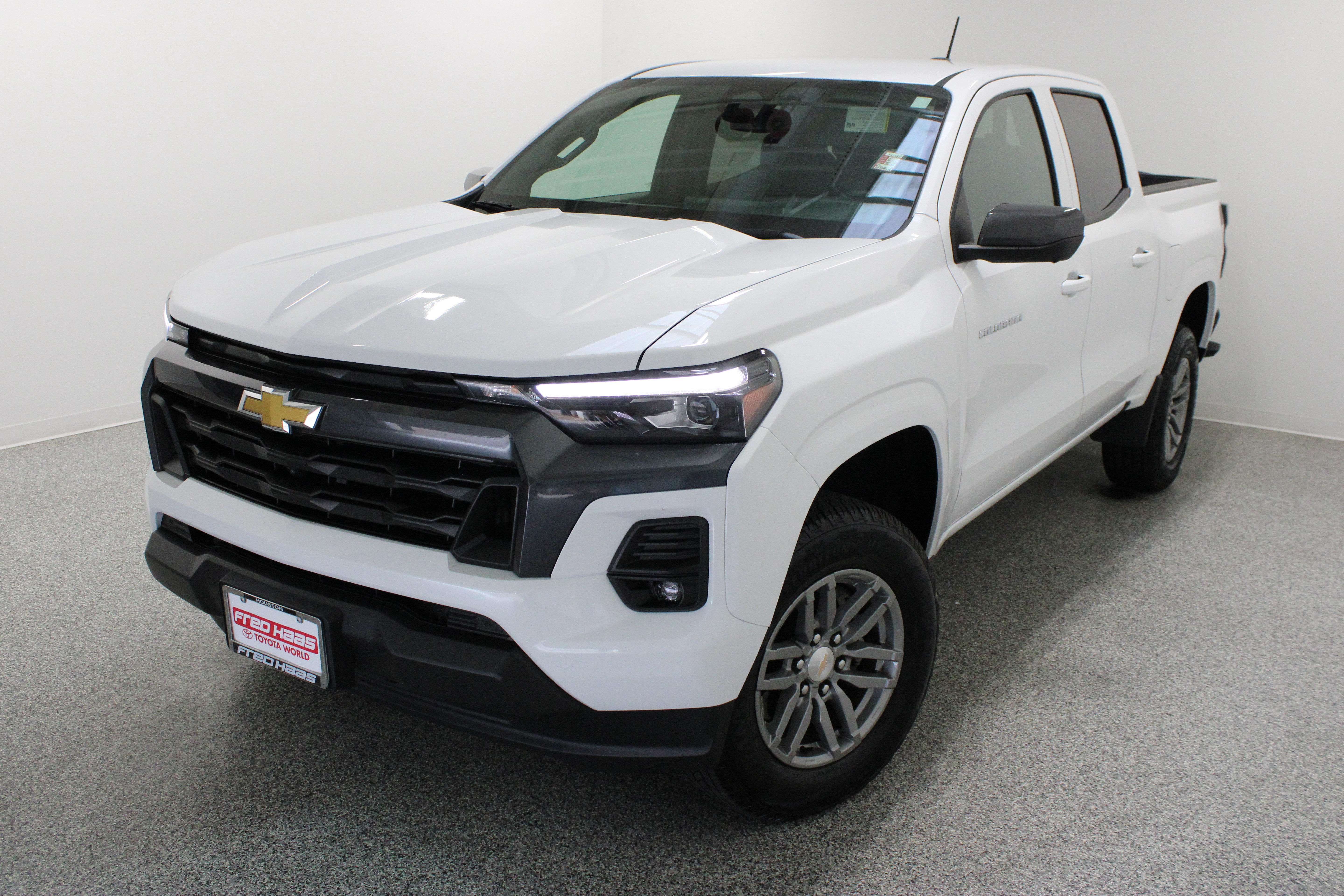 Used 2026 Chevrolet Colorado LT w/ LT Convenience Package RWD image 2