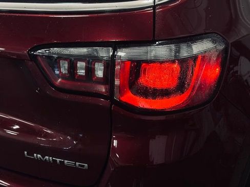 Used 2022 Jeep Compass Limited image 7