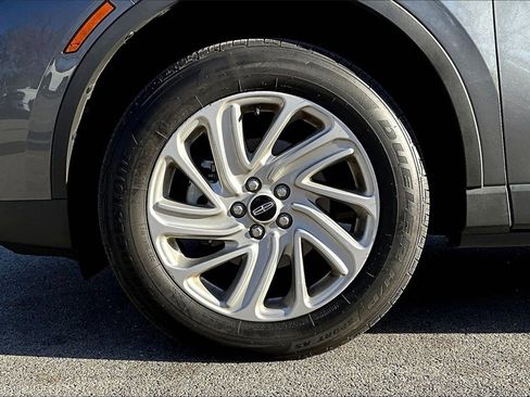 Used 2022 Lincoln Corsair Standard image 9